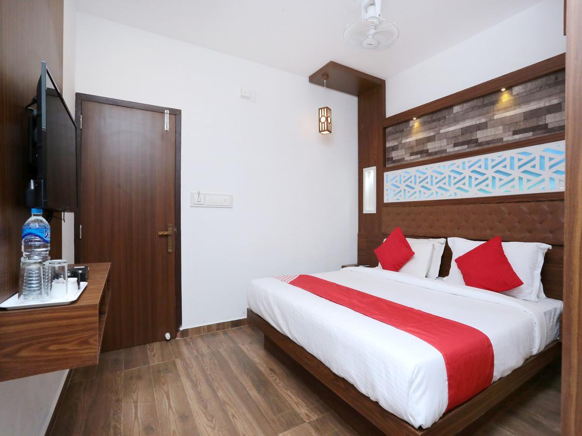 Hotel Qube Kochi Exterior photo